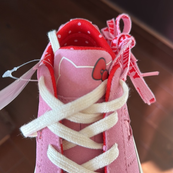 CONVERSE Hello Kitty one star suede PINK - Picture 6 of 10